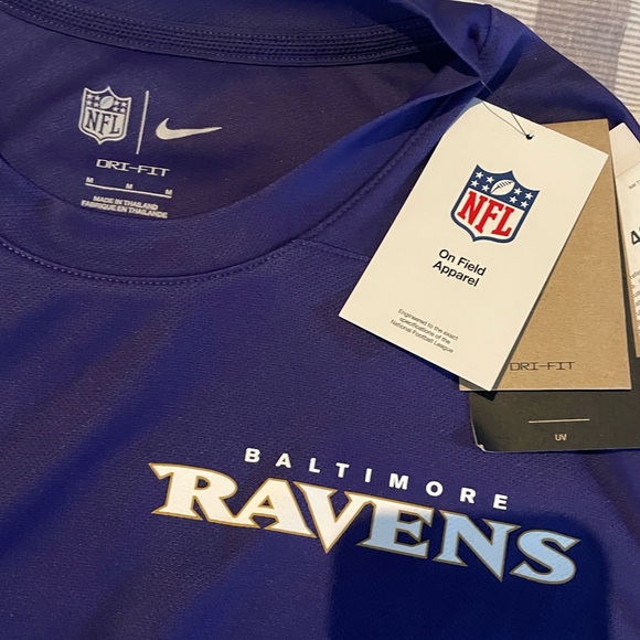 Baltimore Ravens Sideline Coach
Men's Nike Dri-FIT NFL Long-Sleeve Top - Picture 2 of 5